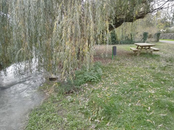 Table Pique Nique Lavoir de la coque - CP B Collombet (1).jpg Bernal Collombet